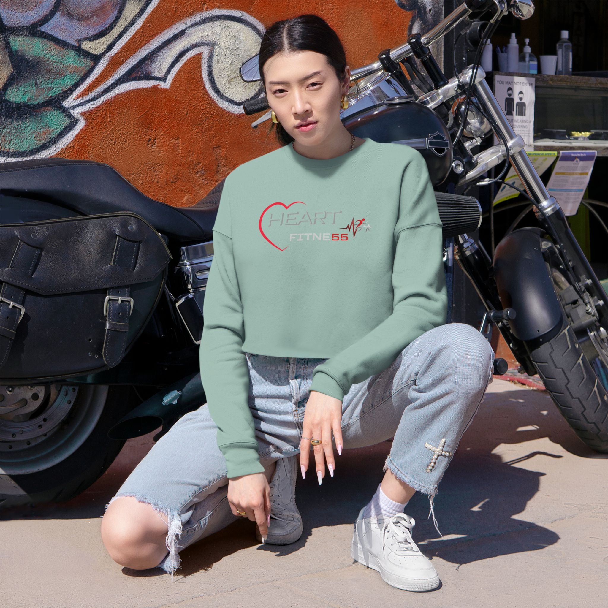Women's (Heart Fitne55)  Cropped Sweatshirt