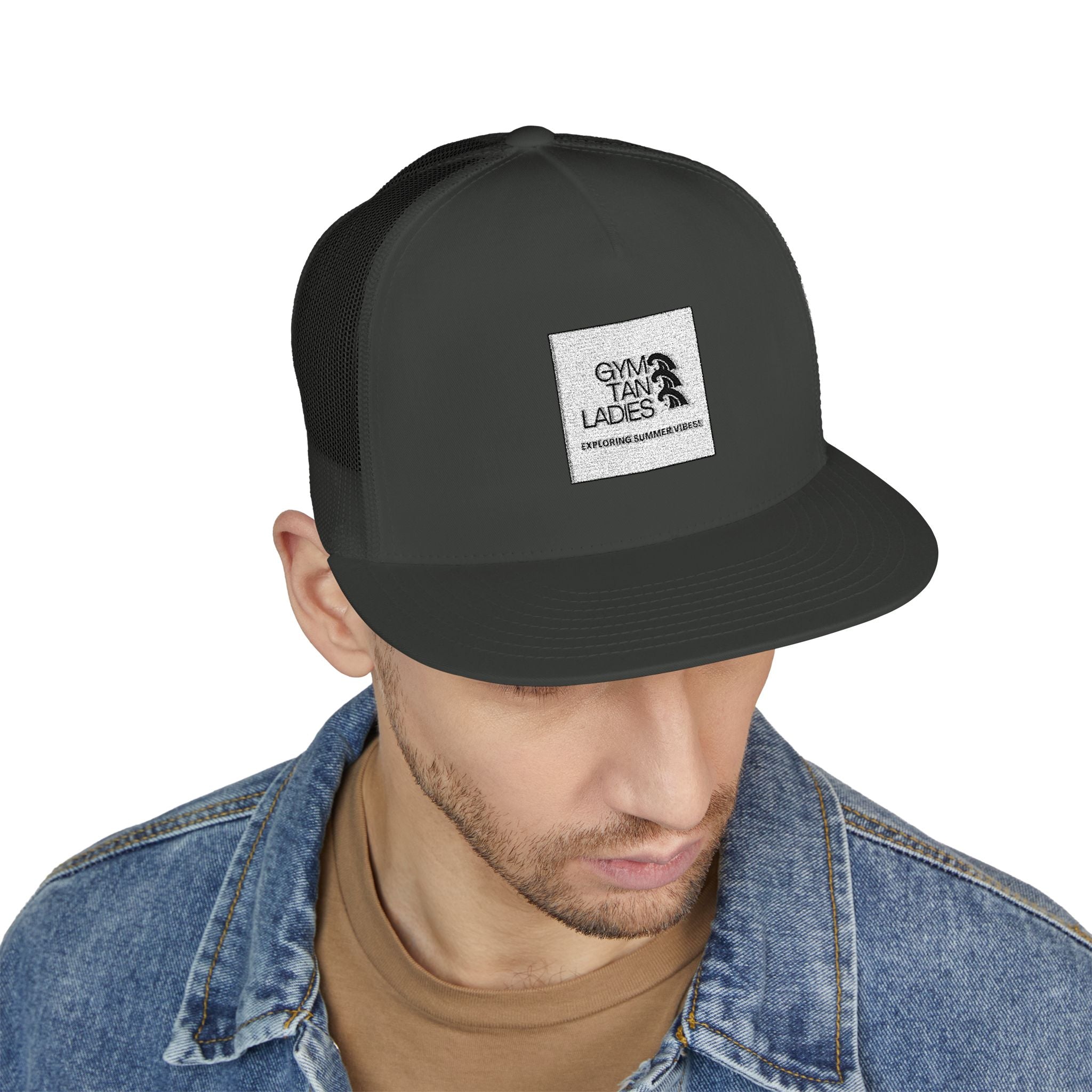 5 Panel Trucker Cap gym tan logo
