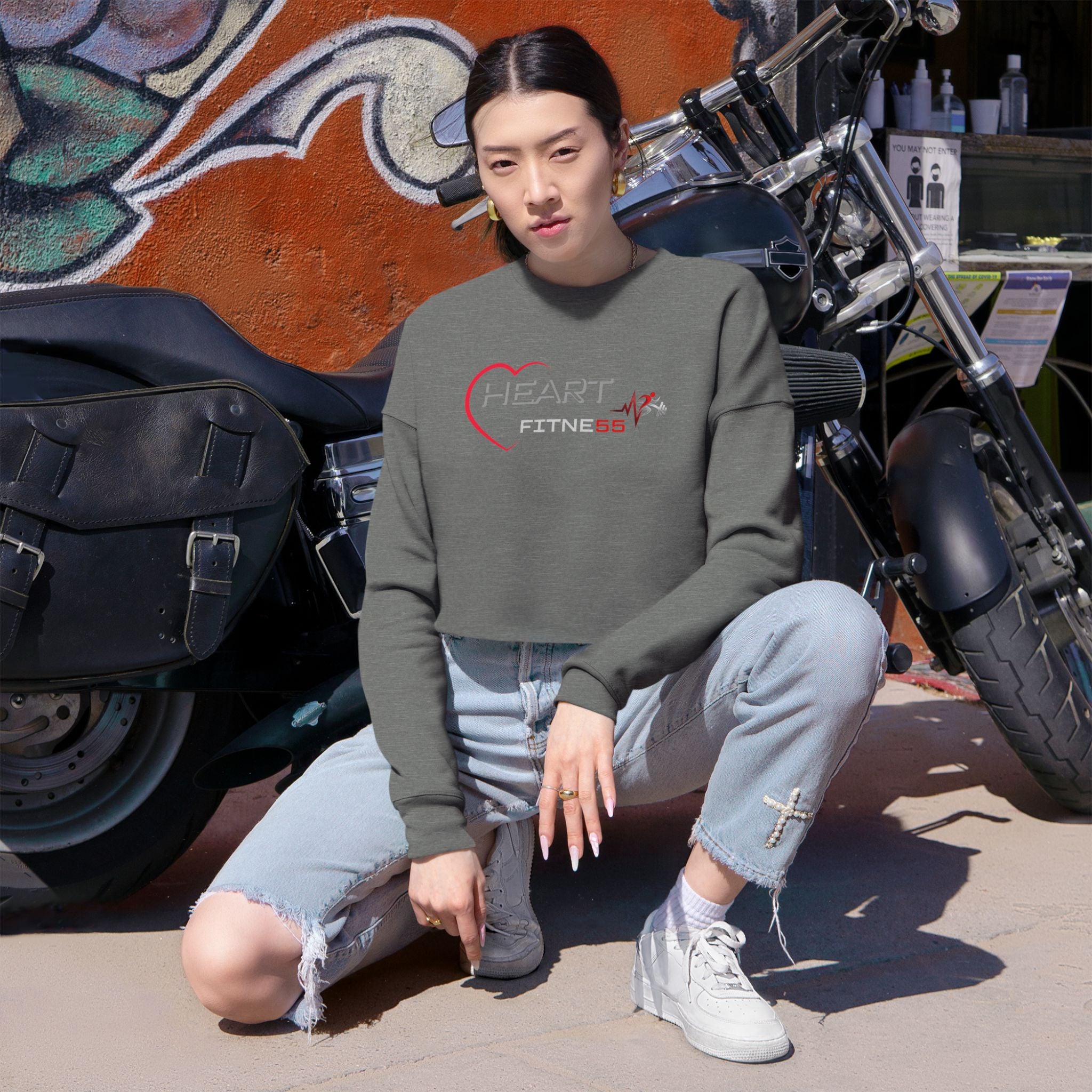 Women's (Heart Fitne55)  Cropped Sweatshirt