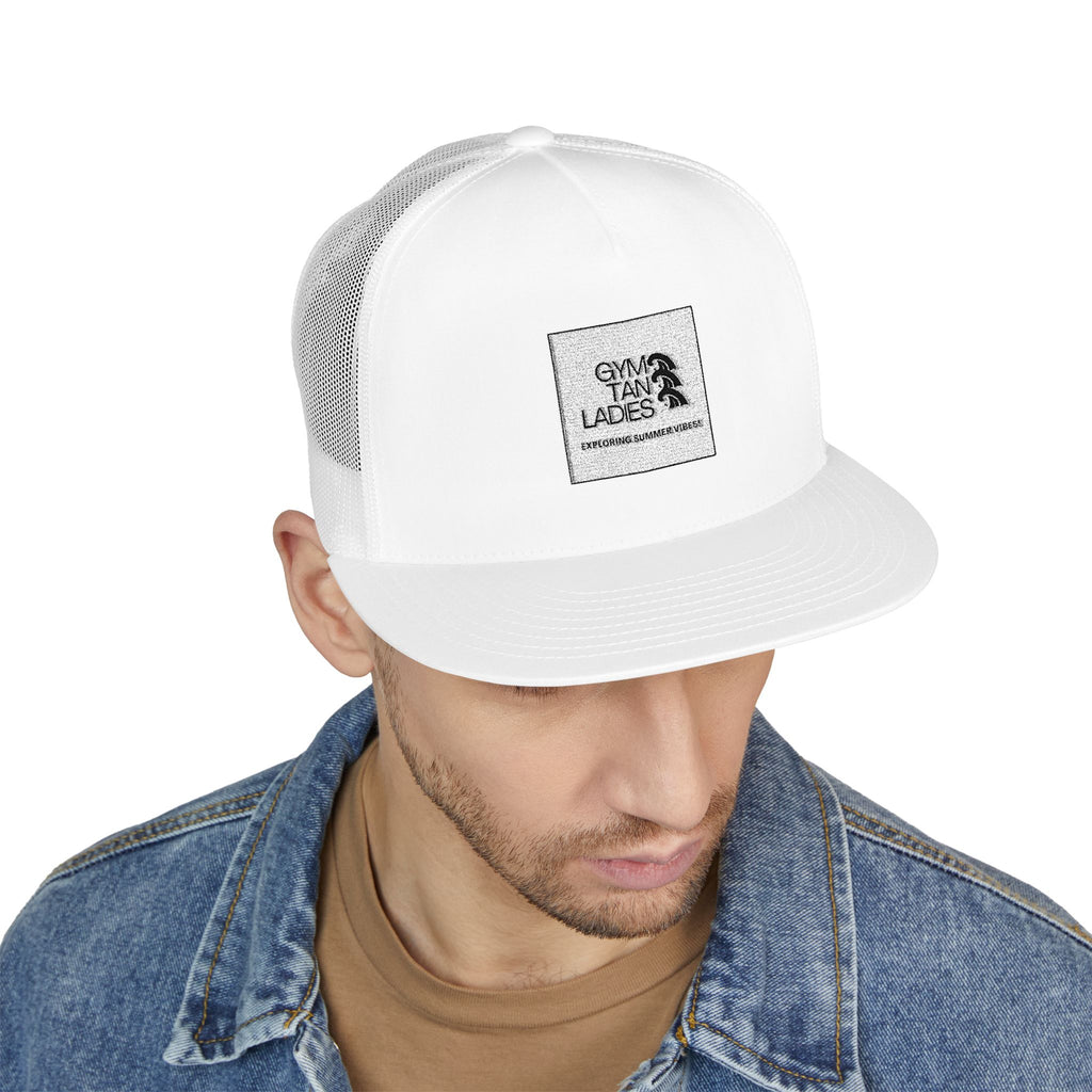 5 Panel Trucker Cap gym tan logo